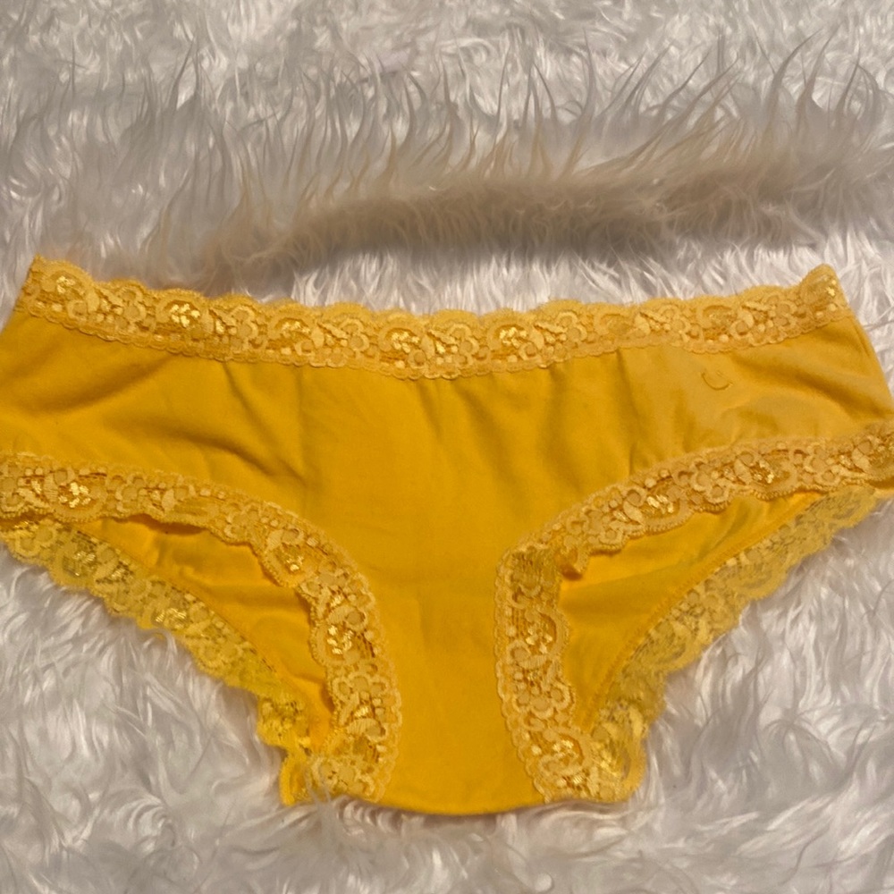 2 ladies Joe Boxer panties